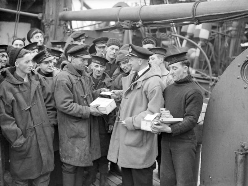 Британские моряки в дафлкотах