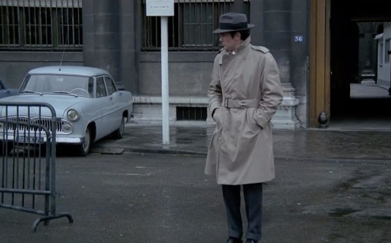 Ален Делон в тренчкоте