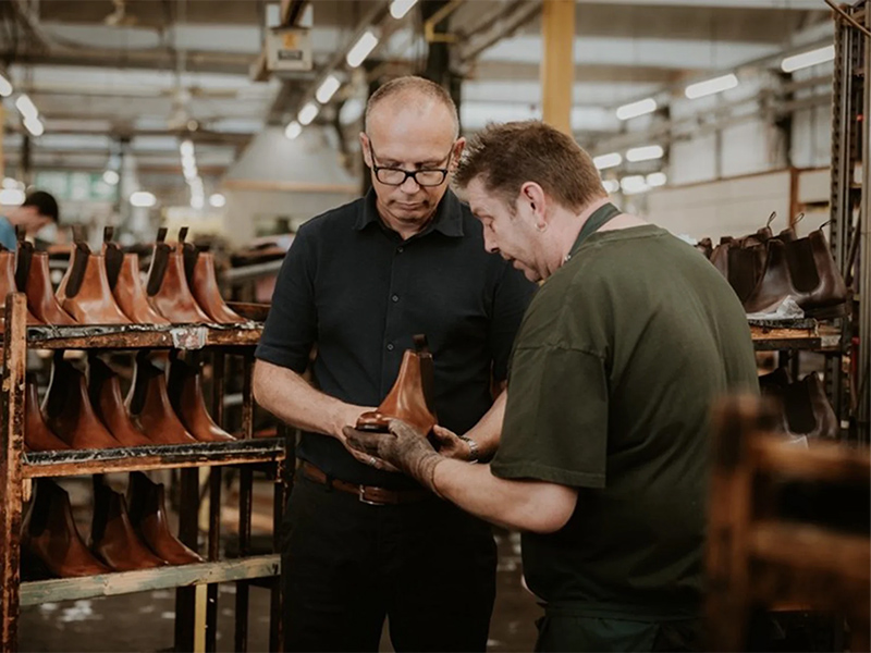 Обувь Loake производство контроль качества 