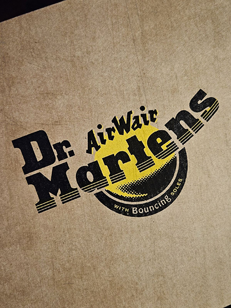 История Dr. Martens логотип 