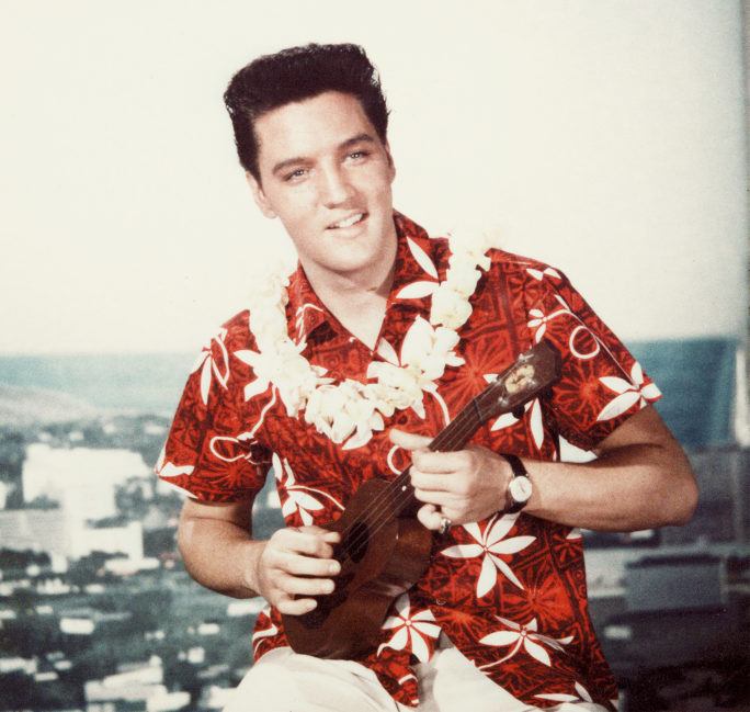 Элвис Пресли в гавайской рубашке 