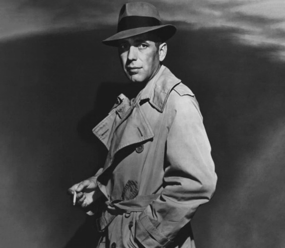 Хамфри Богарт в тренчкоте с завязанным поясом