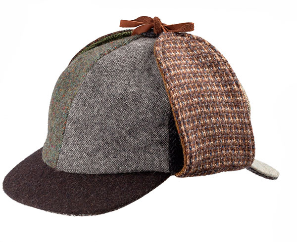 Шляпа Шерлока Холмса, сшитая из нескольких кусков ткани
