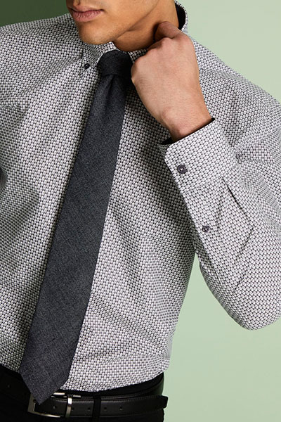 Твидовый галстук с деловой рубашкой 