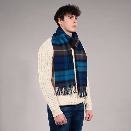 3Картинка Lochcarron Darwin Buchanan Blue Luxury Oversized Lambswool Scarf